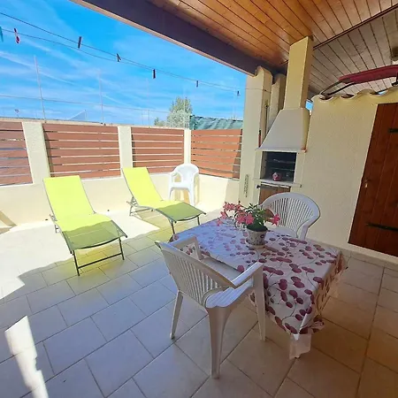 Charmante Maison 2 Pieces Cabine, Terrasse, Bbq, Parking Prive, Proche - - Fr-1-326-562