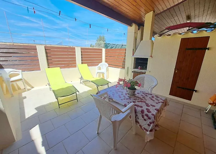 Charmante Maison 2 Pièces Cabine, Terrasse, Bbq, Parking Privé, Proche - - Fr-1-326-562